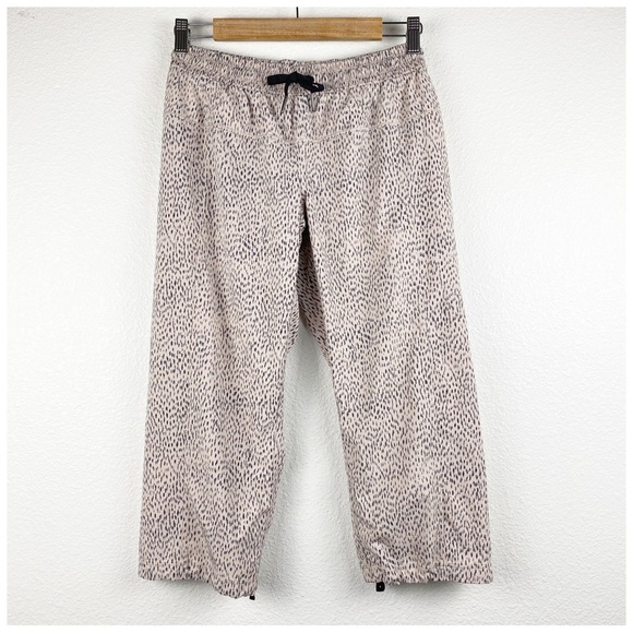 Lululemon Step‎ Lively Crop Dottie Dash Grain Black Pants Size 4 - Picture 3 of 10